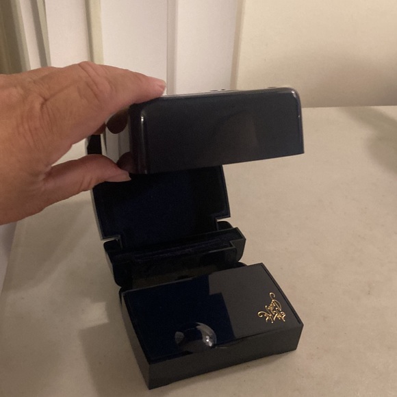 The Jewel Kit Plastic Cube Jewelry Box - Picture 10 of 10